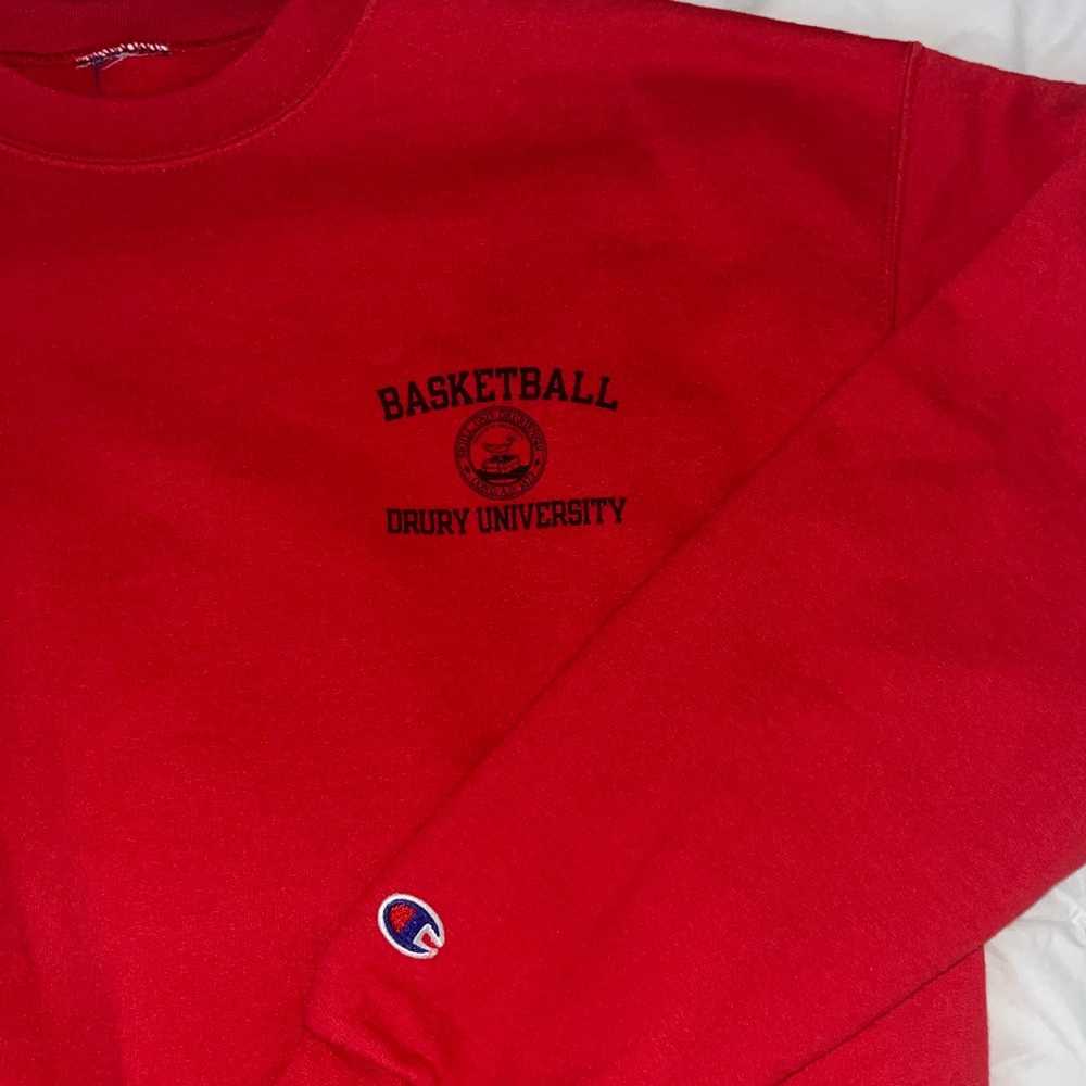 Champion Drury university basketball crew neck, size m